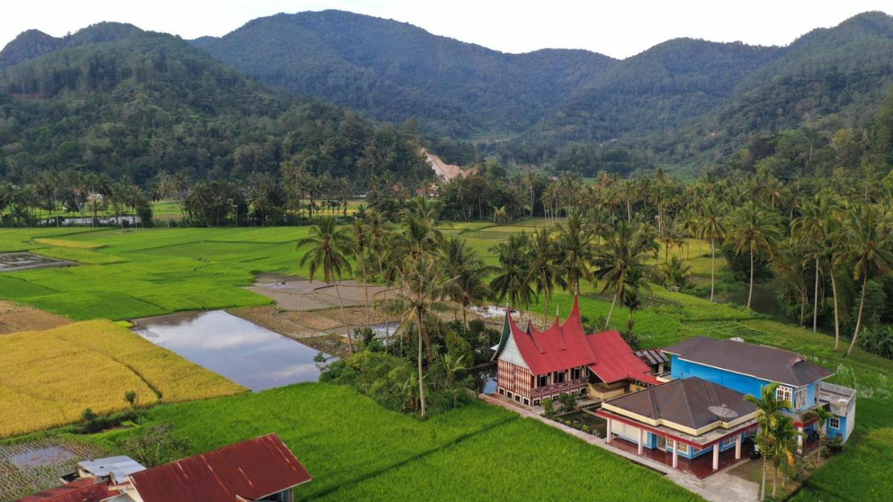 Rumah Gadang Tokama, Simarasok Baso Экстерьер фото